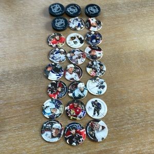 NHL pogs (20 pogs and 4 slammers)